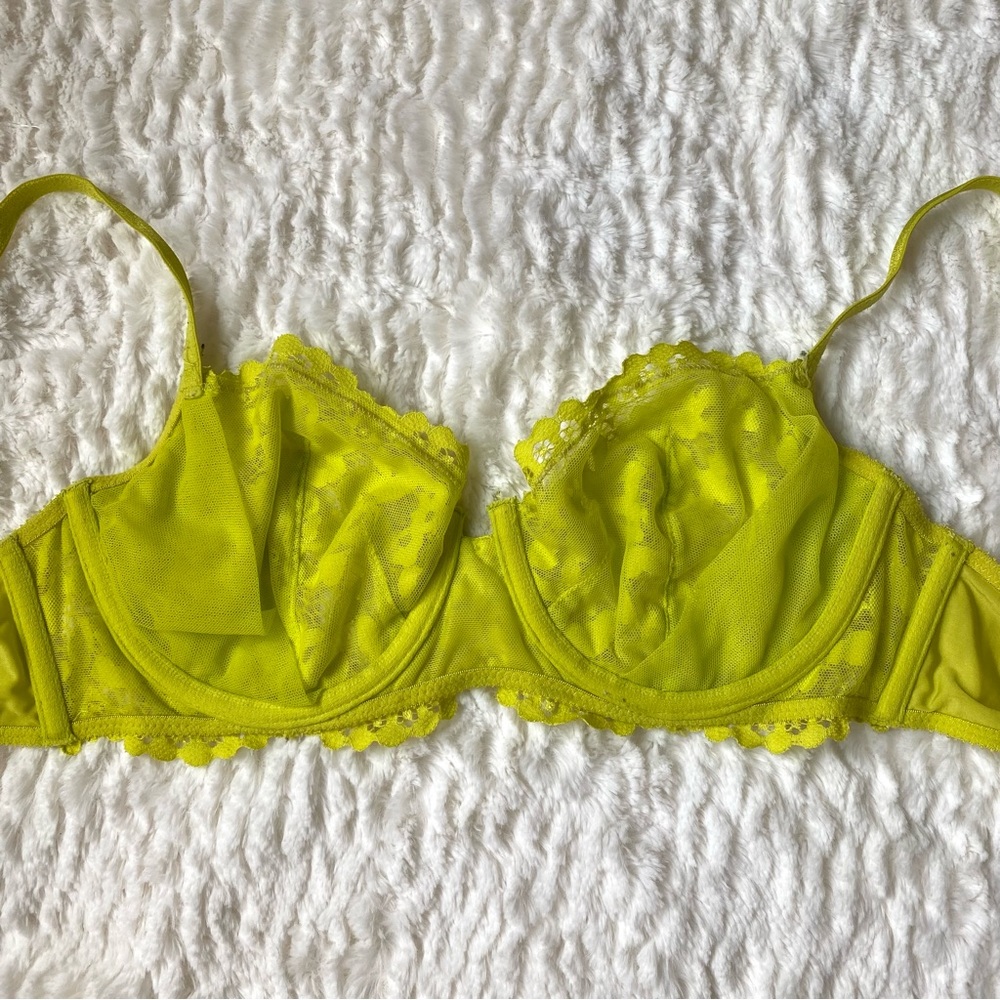 Lace Underwire Bra in Lime Green - Picture 3 of 6